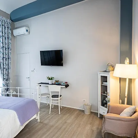 לינה וארוחת בוקר Maison Reve Centro 2*