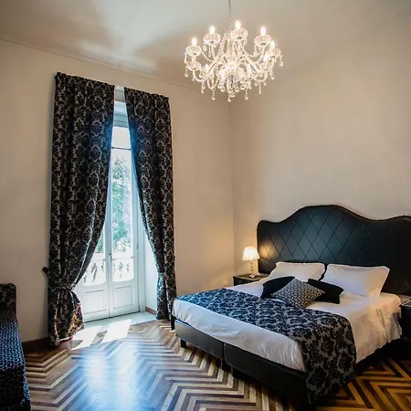 לינה וארוחת בוקר Maison Reve Centro 4*